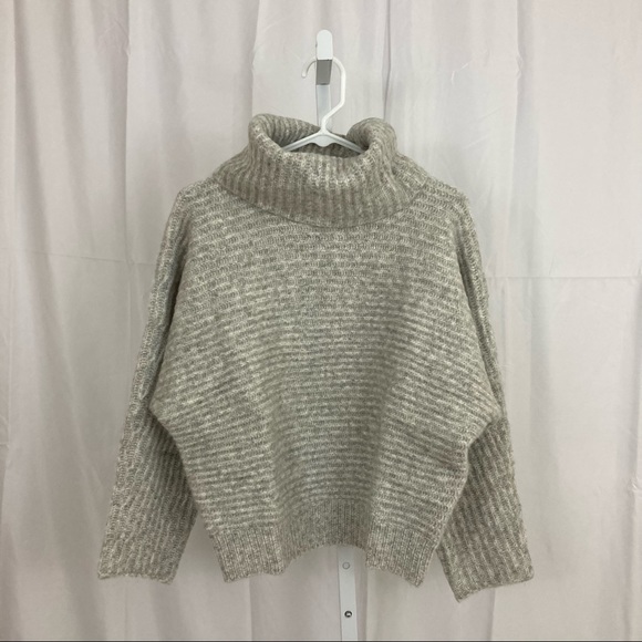 Leith Nordstrom NEW Womens Size Medium Gray Soft Turtleneck Sweater NWT - Picture 2 of 7
